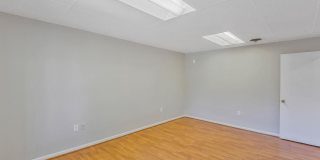 311 MAPLE AVE W #C Gallery 29