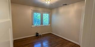Spacious & Charming 3 Bedroom and a Den Home with Beautiful Updates Gallery 15