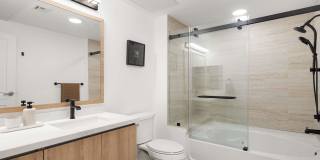 Eddy Redondo Residences Gallery 62