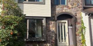 3 Bd / 1.5 Bth Newtown Townhouse Gallery 1