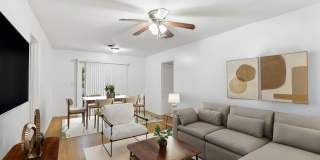 4 Bedroom House with Back Deck Gallery 3