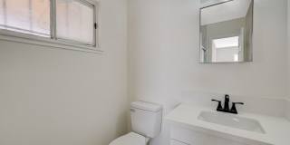 Single Story 4 bedroom home! Gallery 24