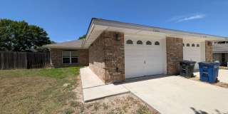 *2 weeks free rent* 3/2/1 Duplex / Walk to Kraft Park & The Countyline- Memorial Trail / Fridge Included / No Carpet / NBISD *2 weeks free rent* 3/2/1 Duplex / Walk to Kraft Park & The Countyline- Memorial Trail / Fridge Included / No Carpet / NBISD Gallery 1