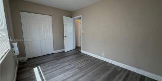 2300 Douglas St Gallery 12