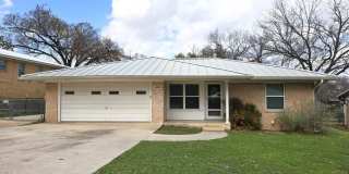 1401 W Avenue B Gallery 1