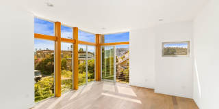 Eastlake Townhome with Rooftop Deck, Views & Dedicated Parking, 2 Bed + Office, 2 Bath Gallery 10
