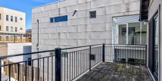 1414 W Superior Street Gallery 14