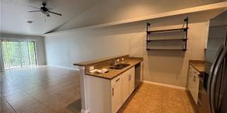 1020/1022 NE 8th Place Gallery 14