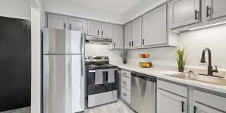 Center Court Apartments Gallery 1