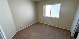Gorgeous 3Bed/2.5Bath, 2-Story home located in Summerlin Gallery 24