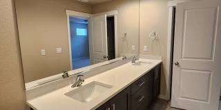 Must See Townhome Located in Ponderosa Ridge Gallery 24