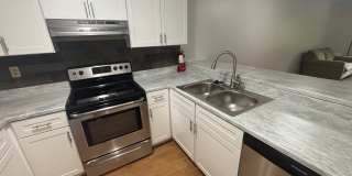 Newly renovated FIRST floor 2/2 - Will go fast Gallery 10