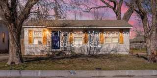 Cozy 3BD/1BTH Home Conveniently Located near I-240 & I-44 Gallery 1