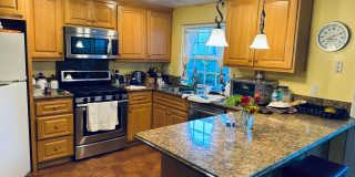 Los Robles Townhome – Flexible Furnishing Options Gallery 1
