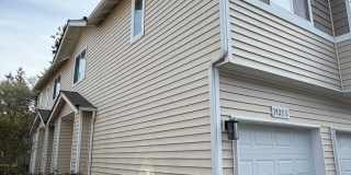 1925 Garry Oaks Avenue Unit C Gallery 1