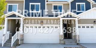 Beautiful 3-Bedroom Townhome in Lehi – Community Pool, Pickleball & More! Gallery 1