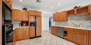 2889 NE 35th St Gallery 24