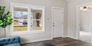 2 bedroom | 1 bathroom | Remodeled | Quiet street | Pets welcome! Gallery 6