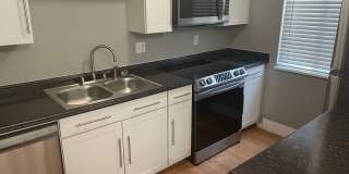 South Denver, 2 bed 2.5 bath Townhome, 2 Car Parking, Close to Light Rail Gallery 9