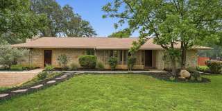4 Bedroom with a Pool in Helotes! Gallery 1
