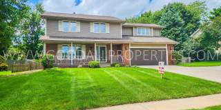 Executive 4 Bedroom Home in West Des Moines with a fenced in yard !!! Gallery 1