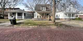 Beautiful Home Close to Campus Gallery 1