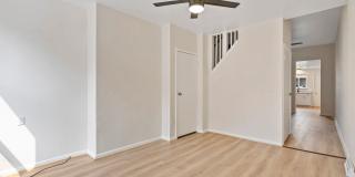 Newly renovated 2 Bed, 1 Bath w/ Bonus Room, Central AC, Laundry - Available September 5th! Gallery 4