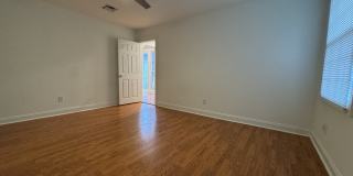 3328 Robert St Gallery 8