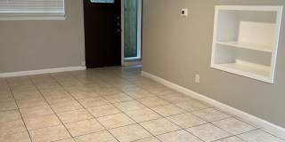 2 story 2 Bed 1 Bath - 2 Parking - Water Paid Gallery 6