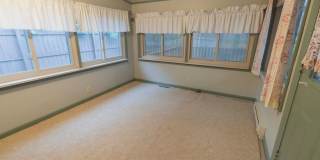 Spacious 4BR Bungalow: Historic Old Southwest w/ Screened Porch & Car Port Gallery 29