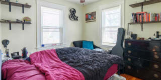 8 Niles St. Gallery 10