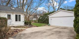 1120 N Brainard Street Gallery 16