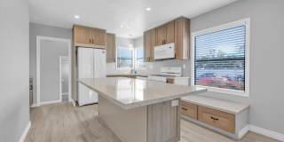 Charming Talmadge 2BR + Bonus Room Gallery 1