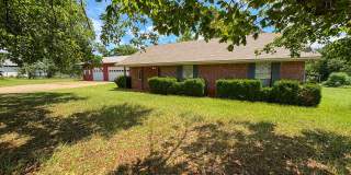 COMING SOON! 3 Bed 2 Bath on 2 Acres in Bullard! Gallery 1