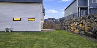 $1000 OFF YOUR 1ST MONTHS RENT! BRAND NEW TOWNHOME IN THE DESIRABLE SOUTHRIDGE AREA! Gallery 45