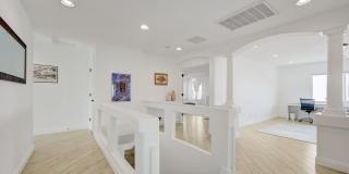 FANTASTIC FULLY UPGRADED FURNISHED RENTAL LOCATED IN THE SOUTHWEST!!! Gallery 24