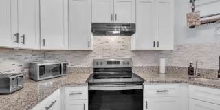 Room in 2 Bedroom Home at Tall Rock Ct Gallery 27