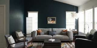 2 BDR Gorgeous Updated Townhome with Huge Garden Gallery 1