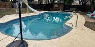 3 bed 2 bath Home with Pool! Gallery 4