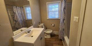 Room in 4 Bedroom Home at Edith Ave Gallery 36