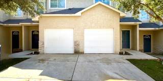 *COMING SOON* 2-Story 3 Bedroom / 2.5 Bath Duplex Near Ingram Park Mall! Gallery 1