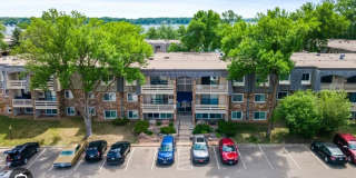 Charming 2BR Condo in Mound Gallery 1