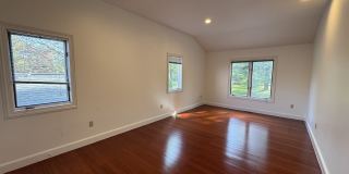 108 Comstock Hill Avenue Gallery 8