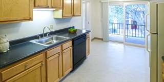 Clover Park Apartments Gallery 10