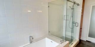 Private 16th-Floor Oceanview Residence with Belmont Pier Views Gallery 17