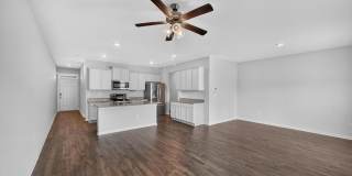 Living in Laurel Park Gallery 19