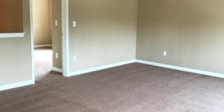 Beautiful Spacious 4BD/2.5BA Home Gallery 22
