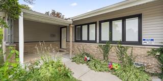 109 Landmeier Road Gallery 1
