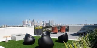 UNITi Montrose Gallery 32