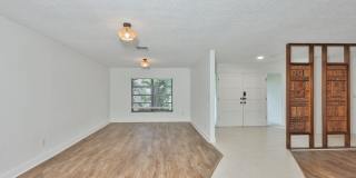 3 Beds 2 Baths Home with Jacuzzi & 2-Car Garage in Clearwater! Gallery 9